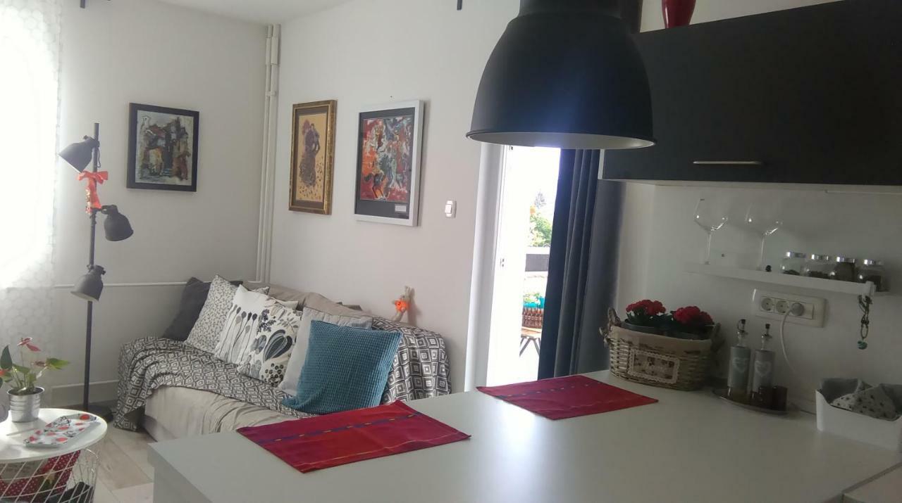 New Studio Apartment Sun With Free Parking Zagreb Bagian luar foto